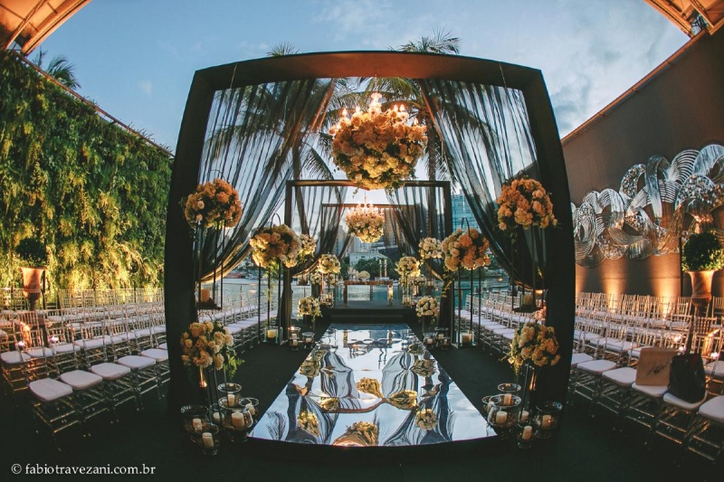 Casamento ao entardecer: Larissa e Leonardo