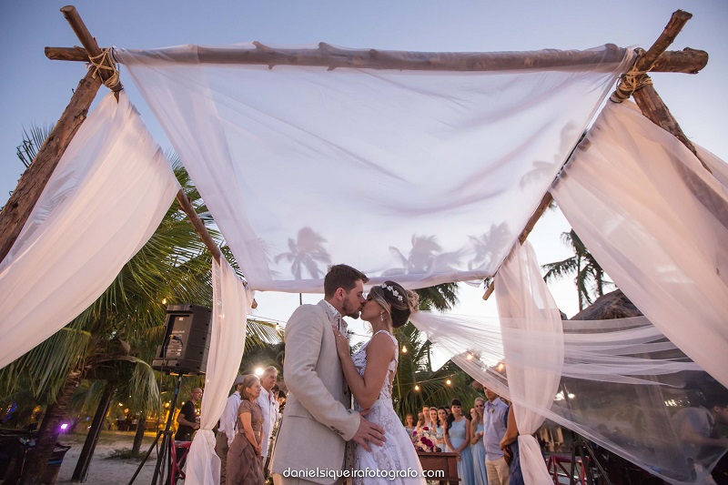 Casamento na Praia: Larissa e Rubens