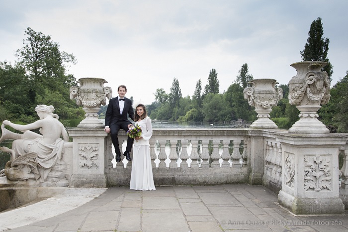 Anna Quast Ricky Arruda Destination Wedding Londres Inglaterra Casamento Black Tie Fascinator-02931110