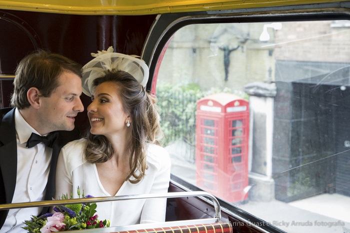 Anna Quast Ricky Arruda Destination Wedding Londres Inglaterra Casamento Black Tie Fascinator-02931331