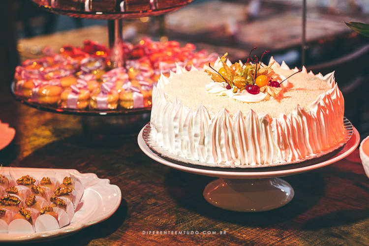 Bolo Confeitado de Doce de Leite com Nozes - Foto: Photoframe