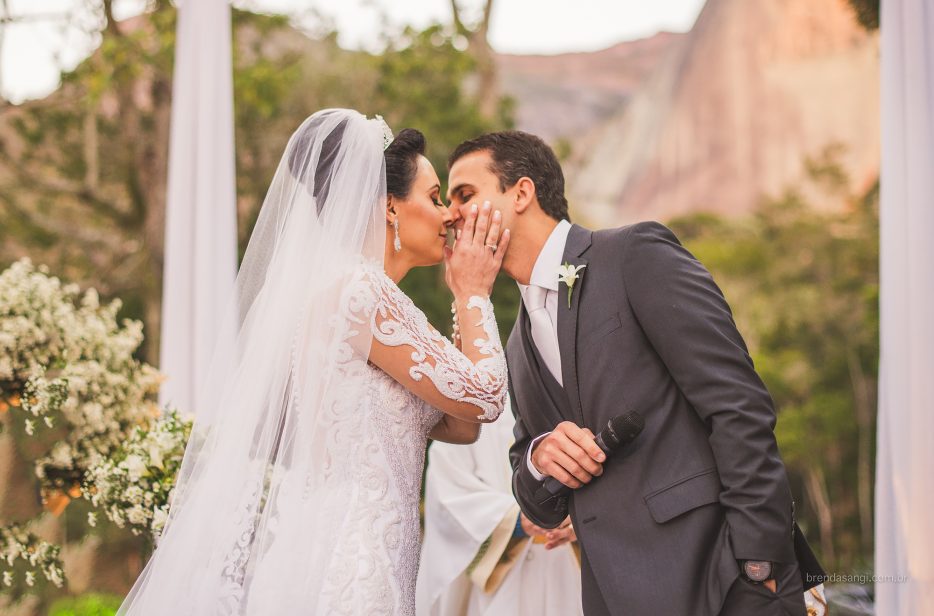 Casamento em Pedra Azul: Licyara e Arcangelo