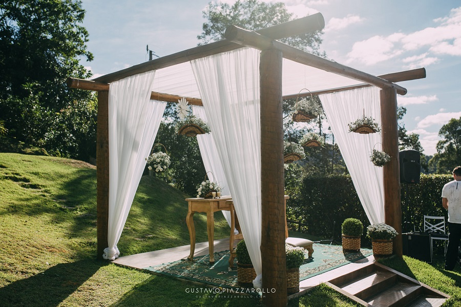 Casamento na Montanha - Joana e Roberto - realizado na Pousada Recanto da Pedra, em Domingos Martins, no Espírito Santo. 