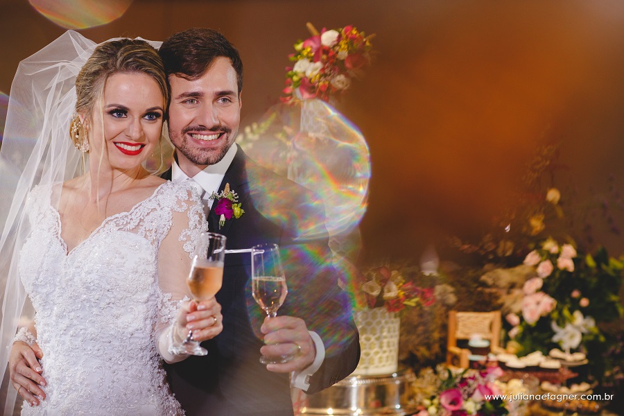 Casamento ao entardecer: Larissa e Leonardo