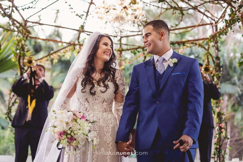 Casamento ao entardecer: Larissa e Leonardo