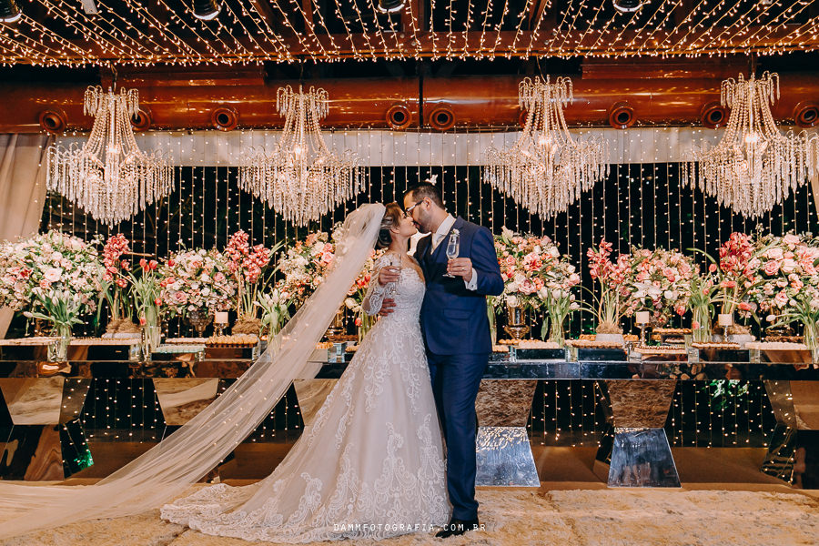 Casamento Clássico-Romântico: Leticia e Italo