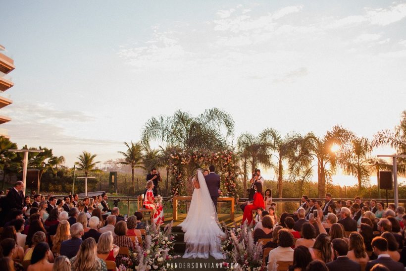 Casamento no Pôr-do-sol: Lupia e Ricardo