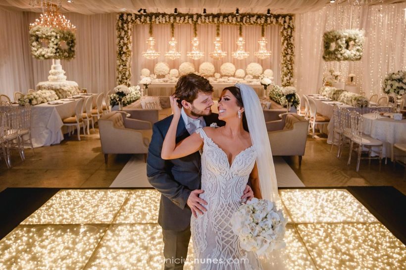 Casamento ao entardecer: Larissa e Leonardo