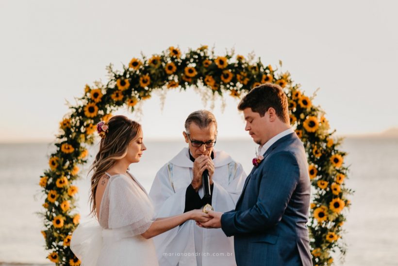 Casamento na Praia: Julia e Vinicius