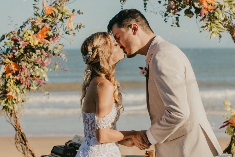 Casamento na Praia: Lorena e Matheus - Peguei o Bouquet