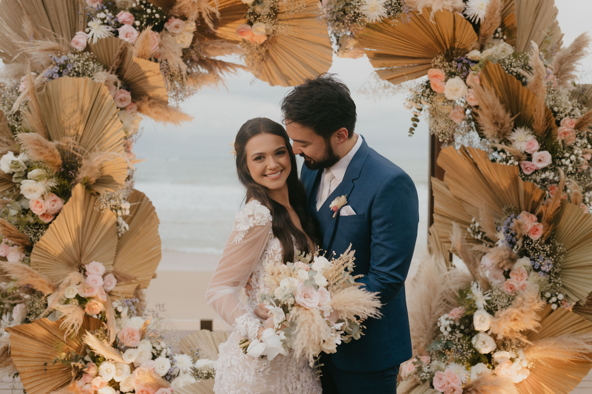 Casamento na praia: Lavynia e Leandro